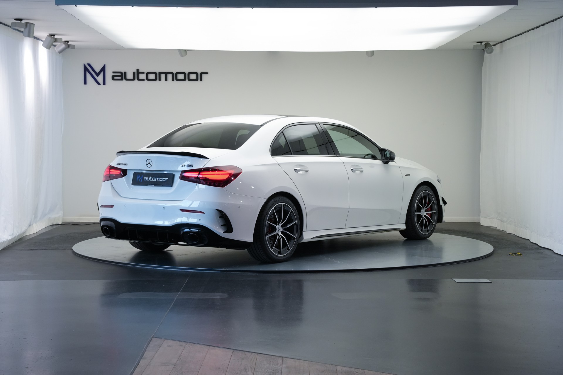 MERCEDES-BENZ A AMG 35 4Matic+ 8G-DCT *Performance Sitze* *Facelift*-image-4