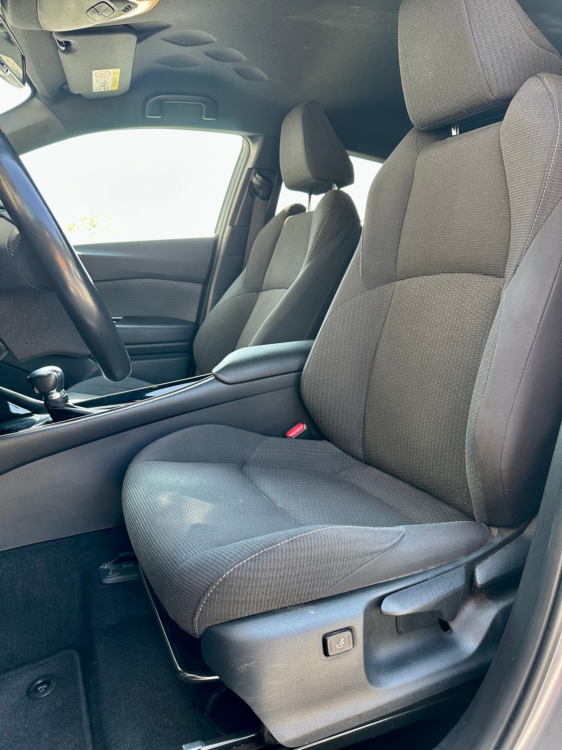 TOYOTA C-HR 1.8 HSD Premium CVT-image-10