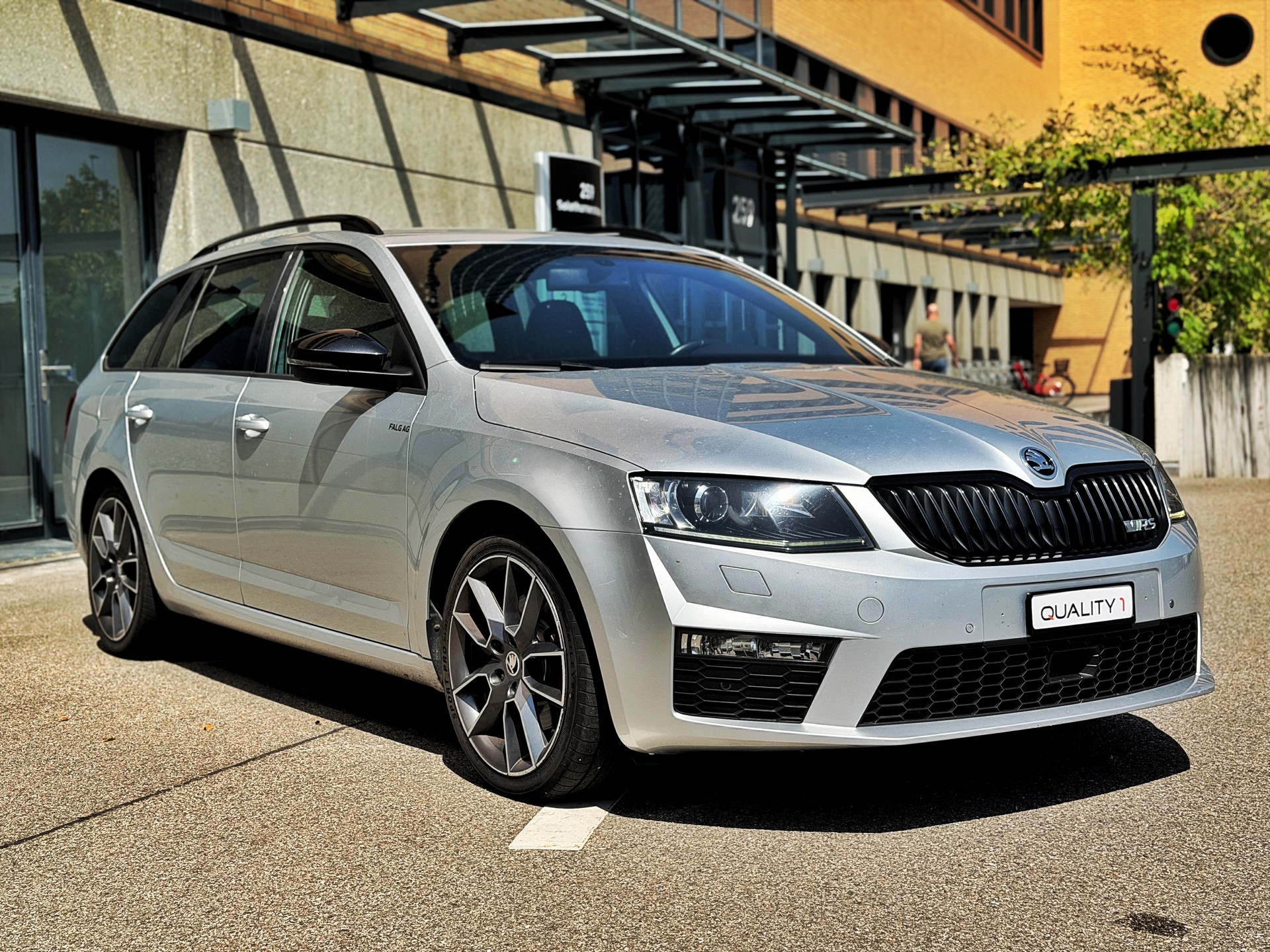 SKODA Octavia Combi 2.0 TDI RS 4x4 DSG-image-5