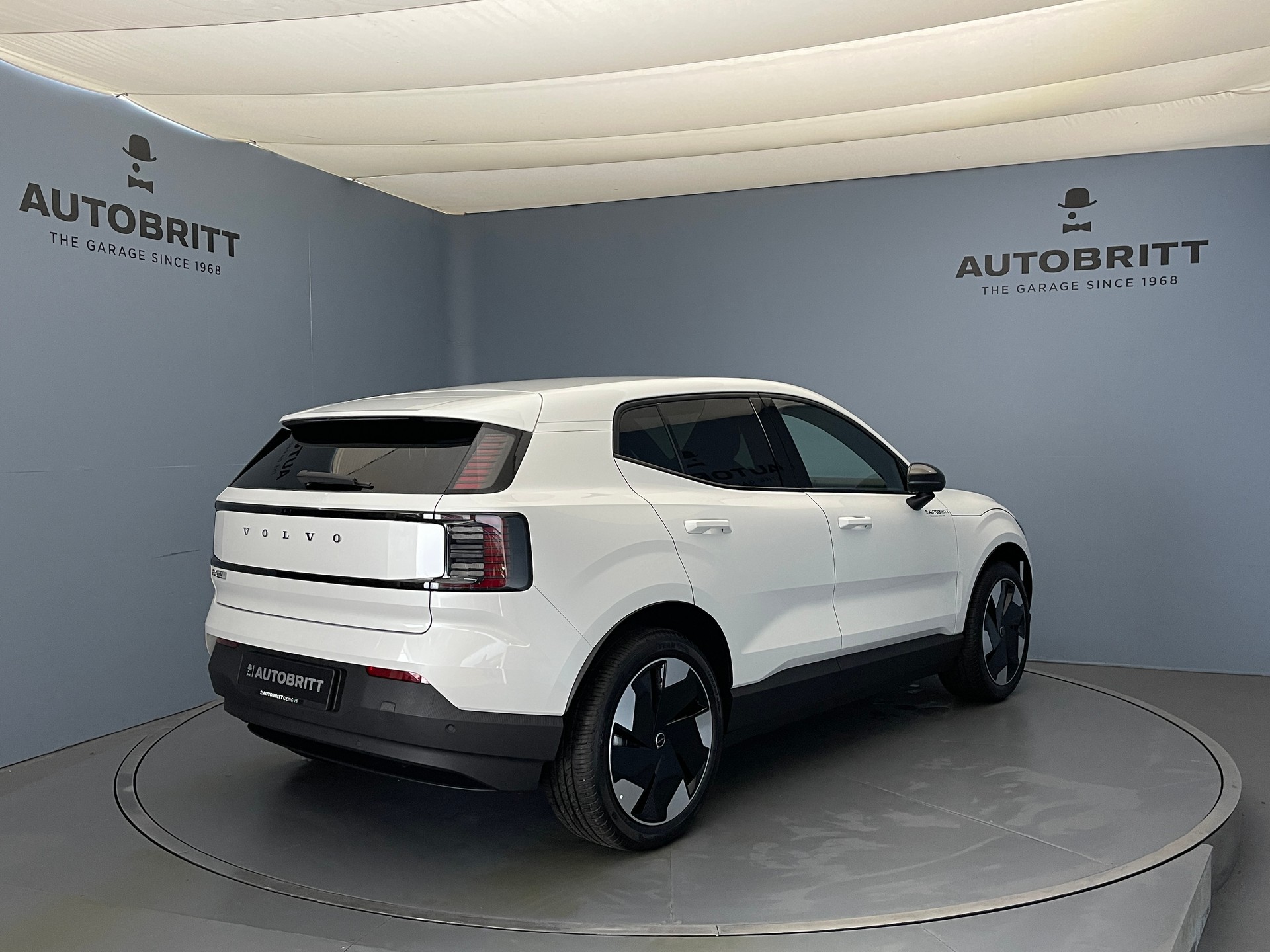 VOLVO EX30 E60 Core Core-showroom-element-2