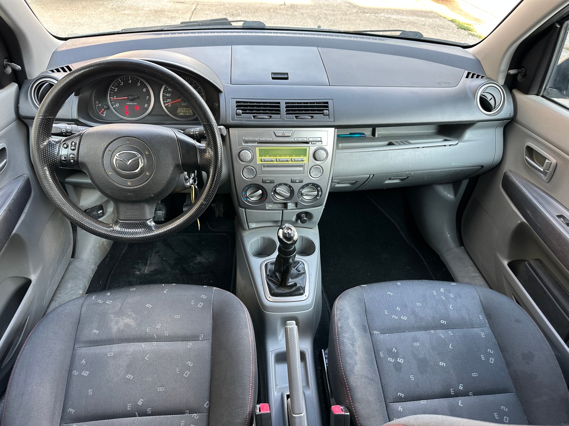 MAZDA 2 1.4i 16V Confort-image-8