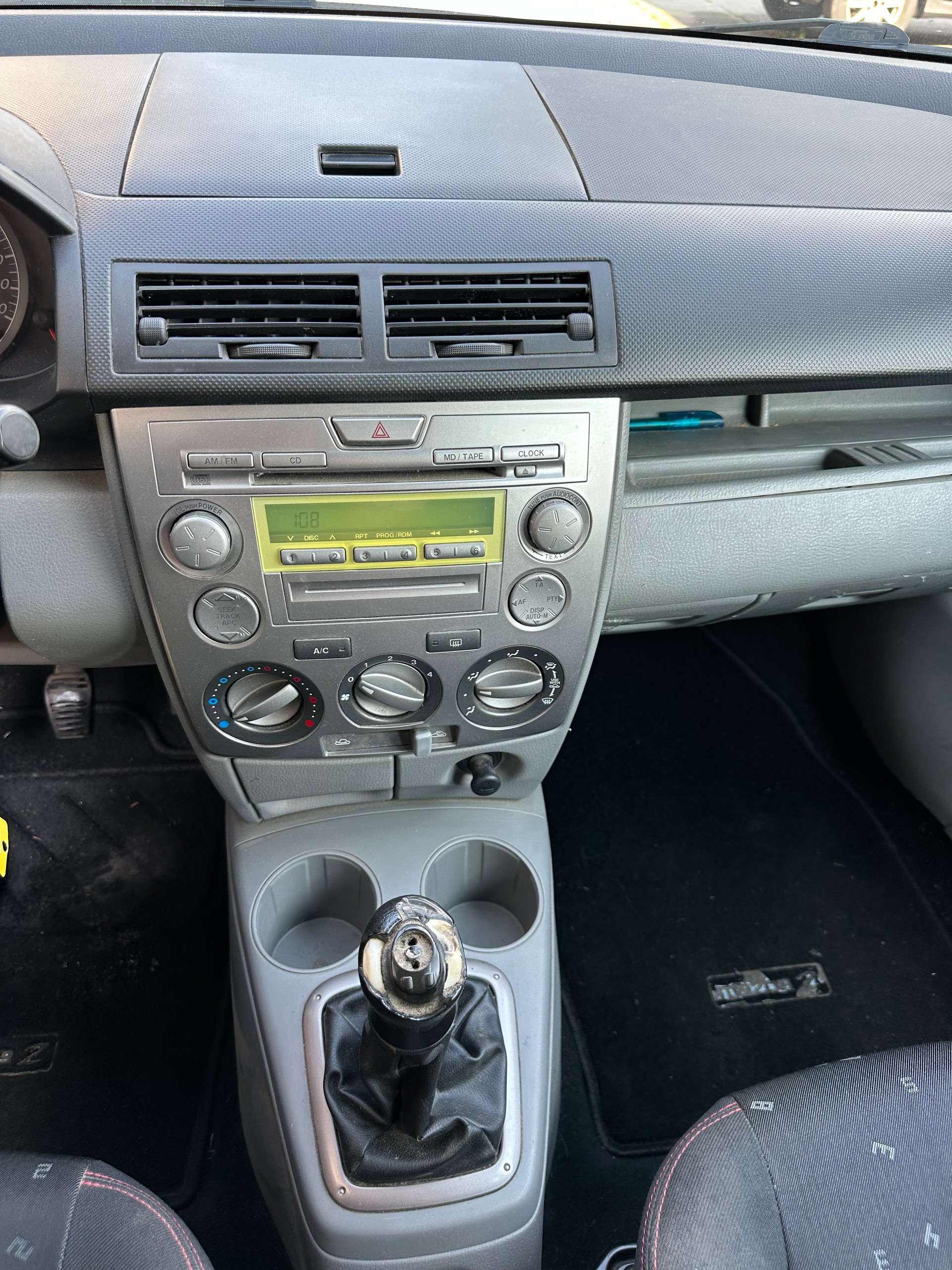 MAZDA 2 1.4i 16V Confort-image-10