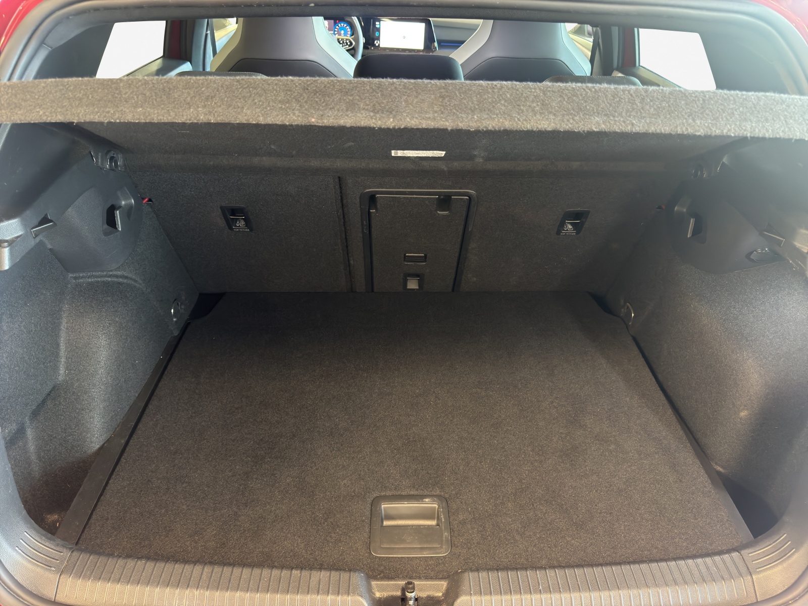 VW Golf 1.5 eTSI mHEV ACT R-Line DSG-image-12