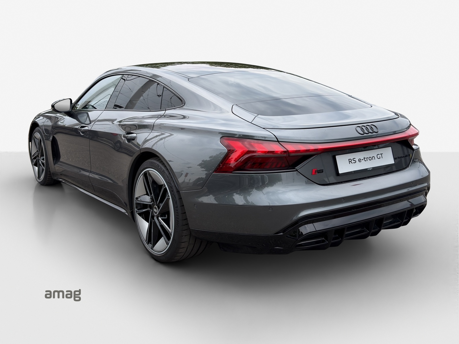 AUDI RS e-tron GT quattro-showroom-element-2