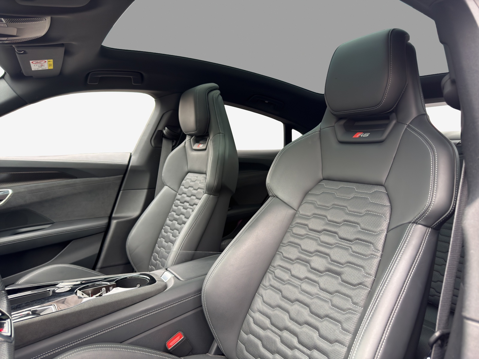 AUDI RS e-tron GT quattro-image-15