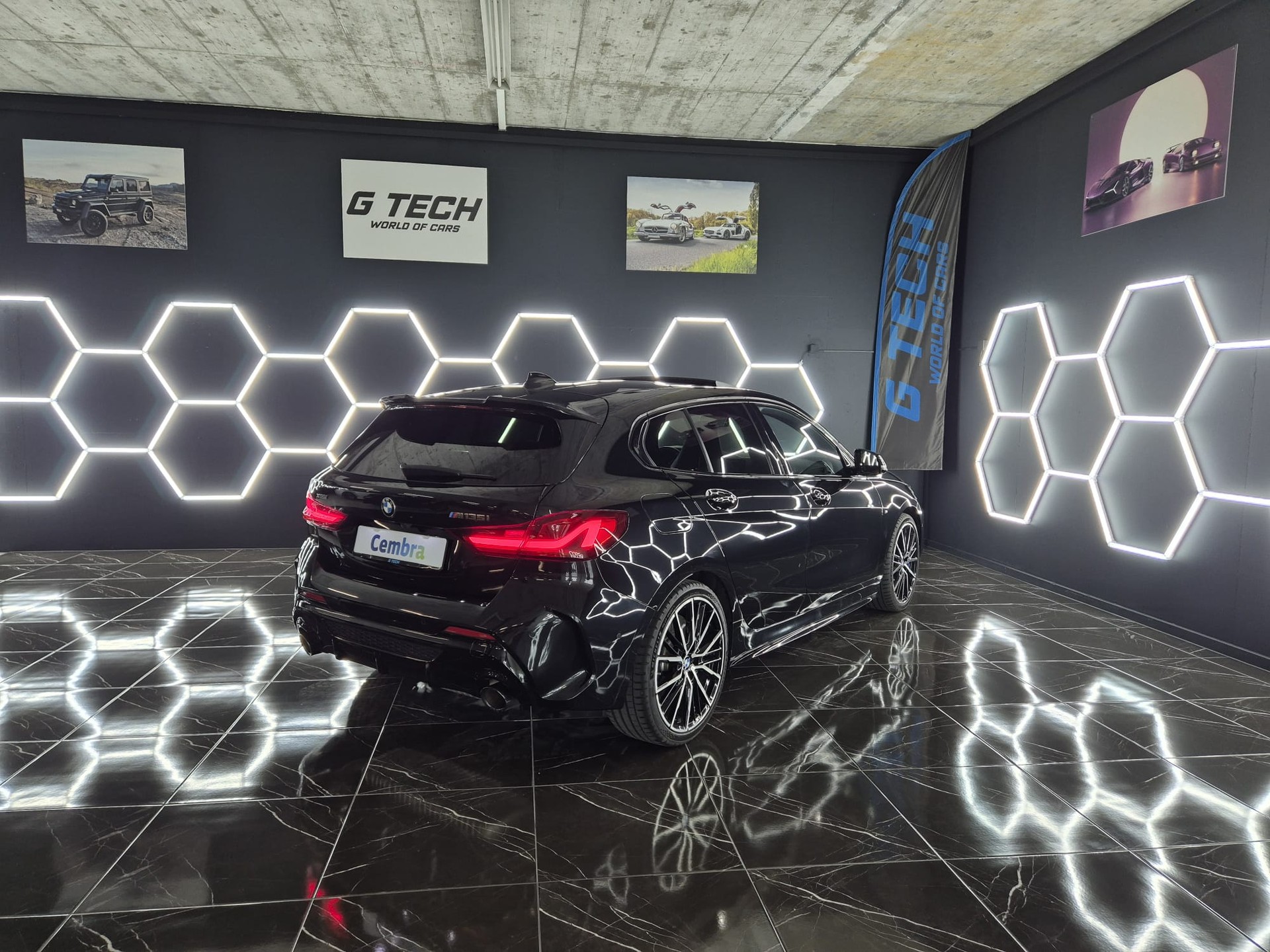 BMW M135i xDrive Steptronic-image-13