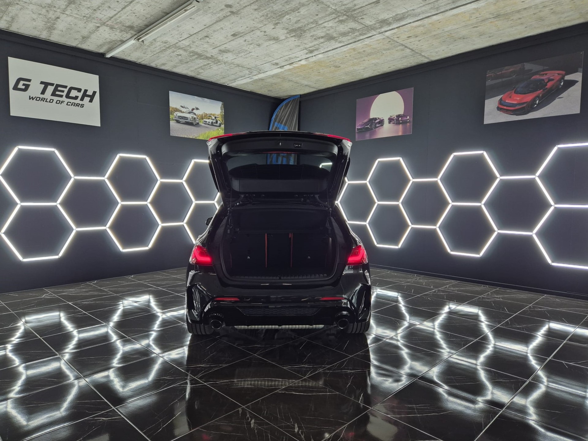 BMW M135i xDrive Steptronic-image-15
