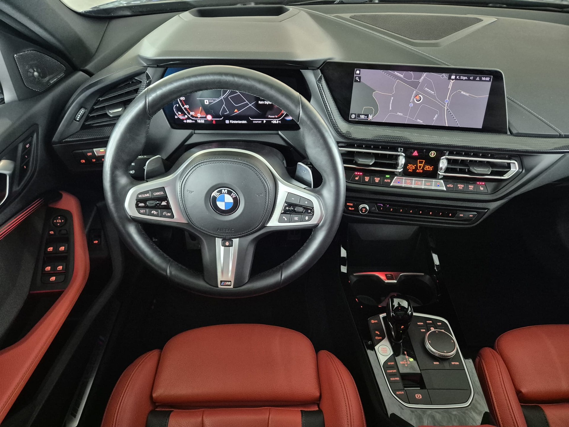 BMW M135i xDrive Steptronic-image-32