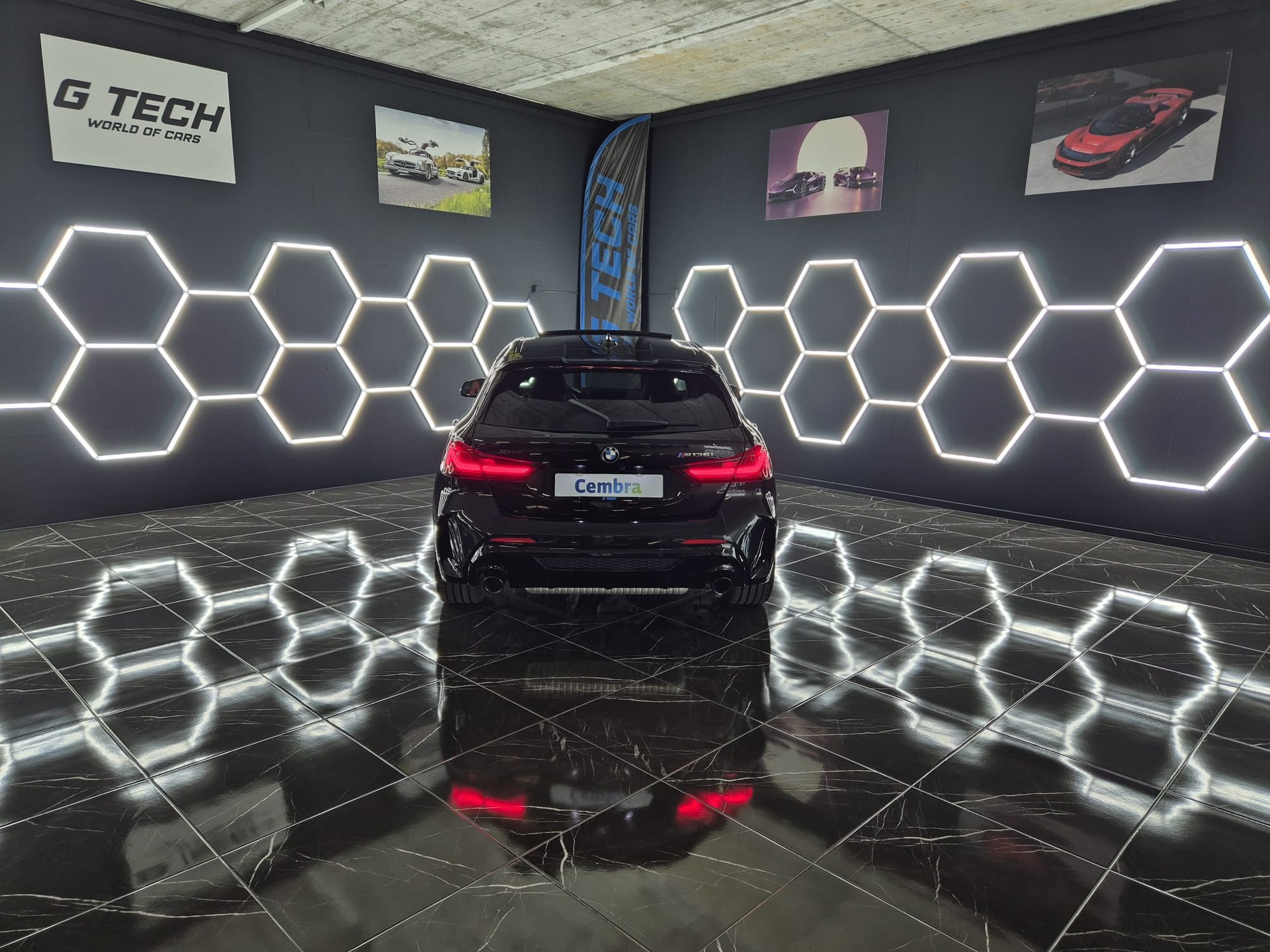 BMW M135i xDrive Steptronic-image-11