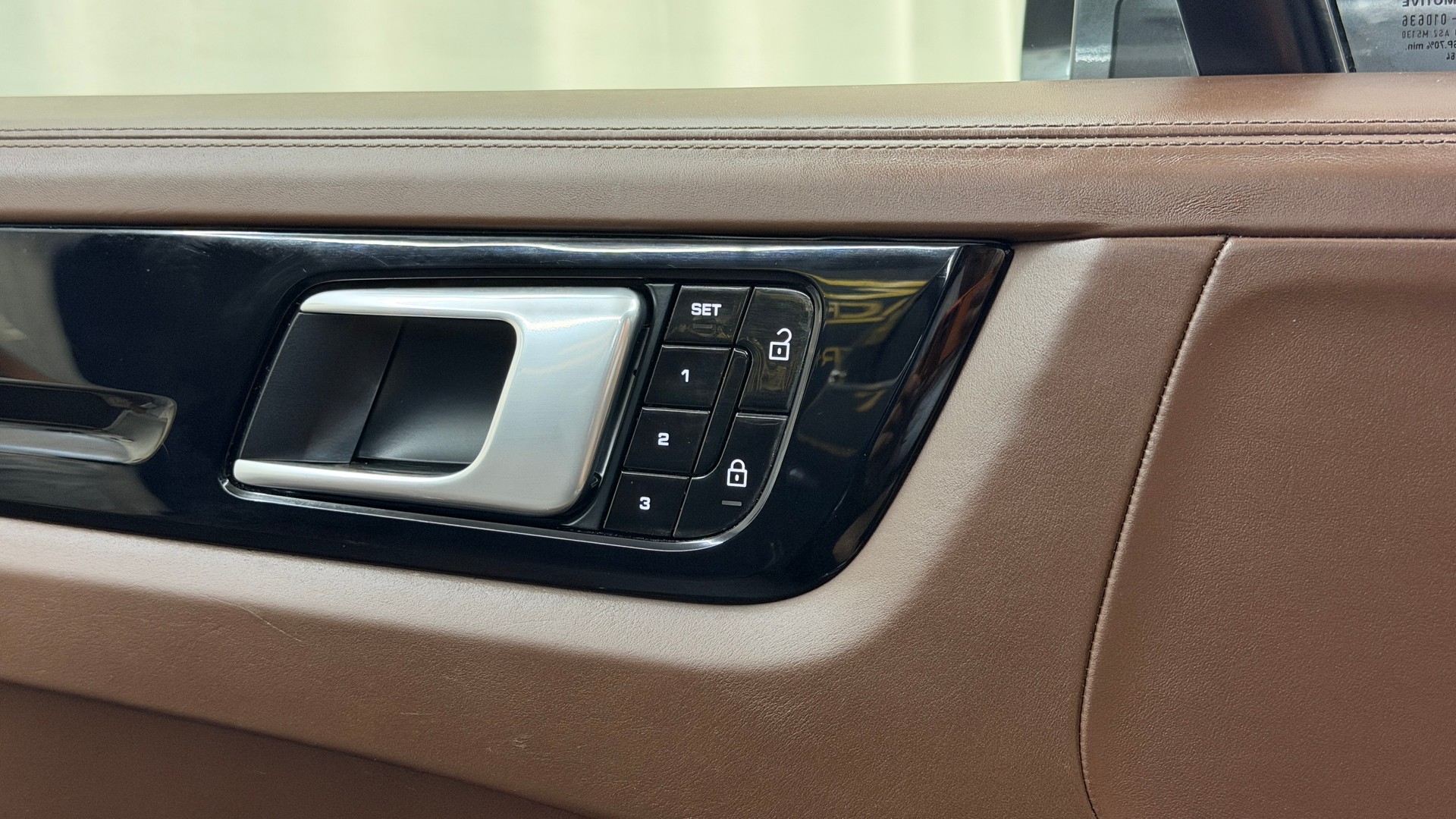 PORSCHE Cayenne S-image-15