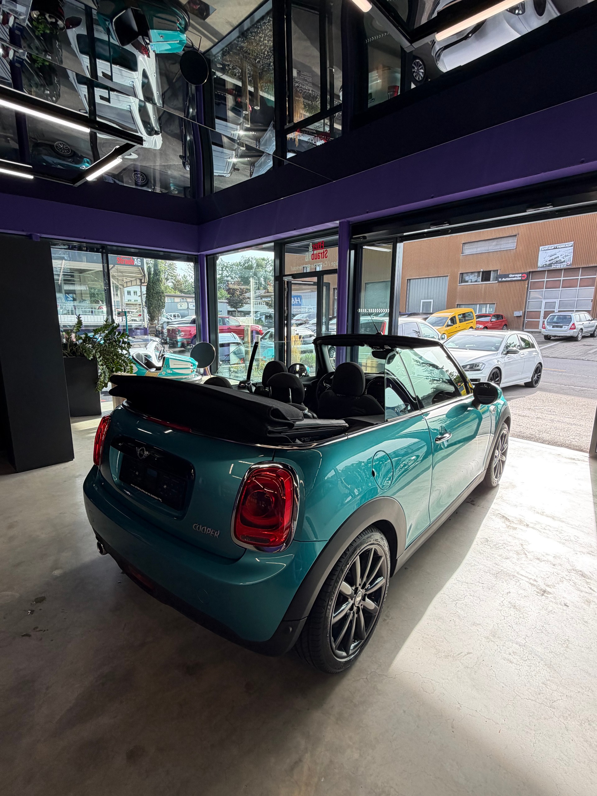 MINI Cooper Cabriolet Steptronic-showroom-element-1