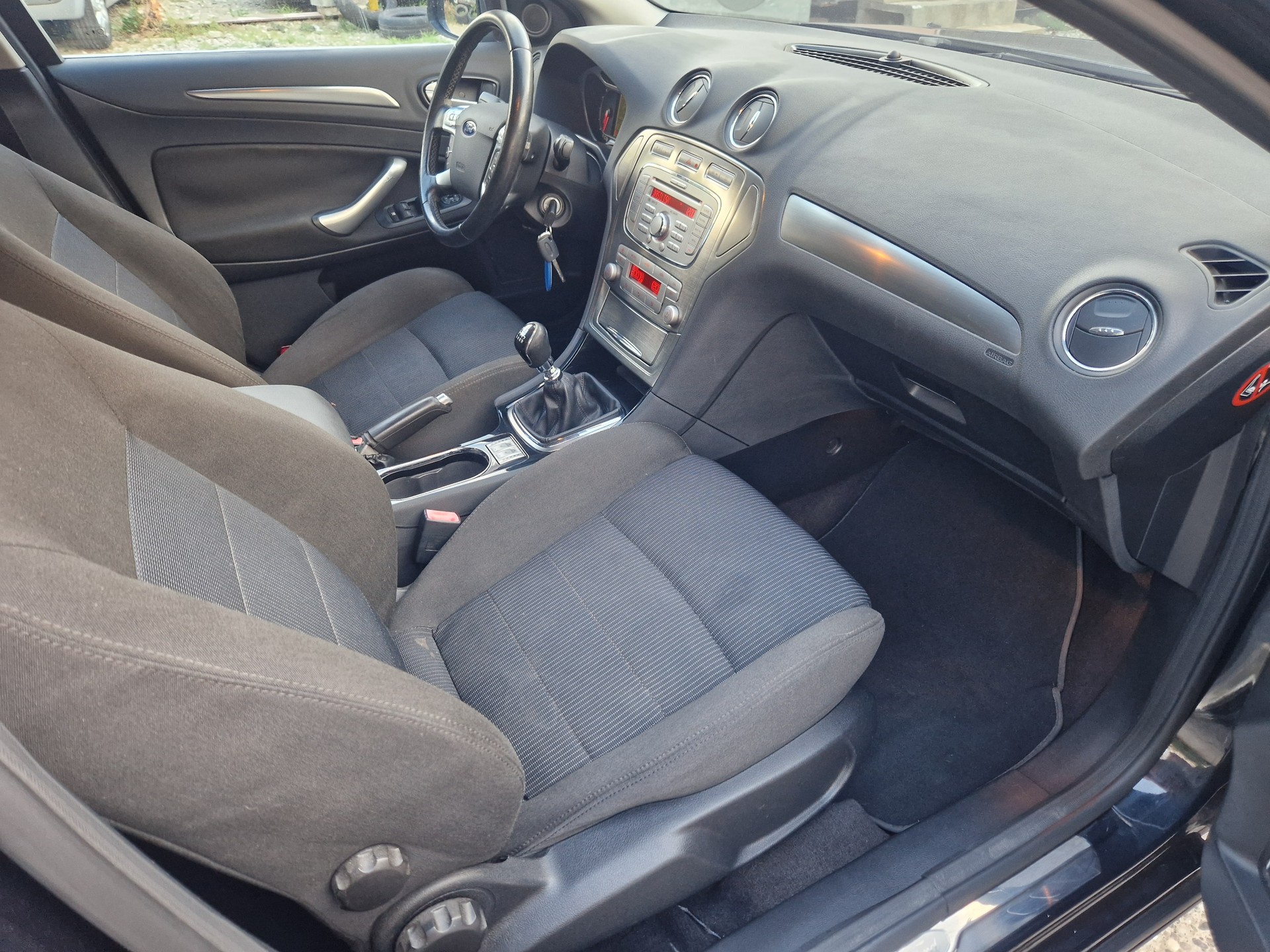 FORD Mondeo 2.5i 20V Titanium S-image-11
