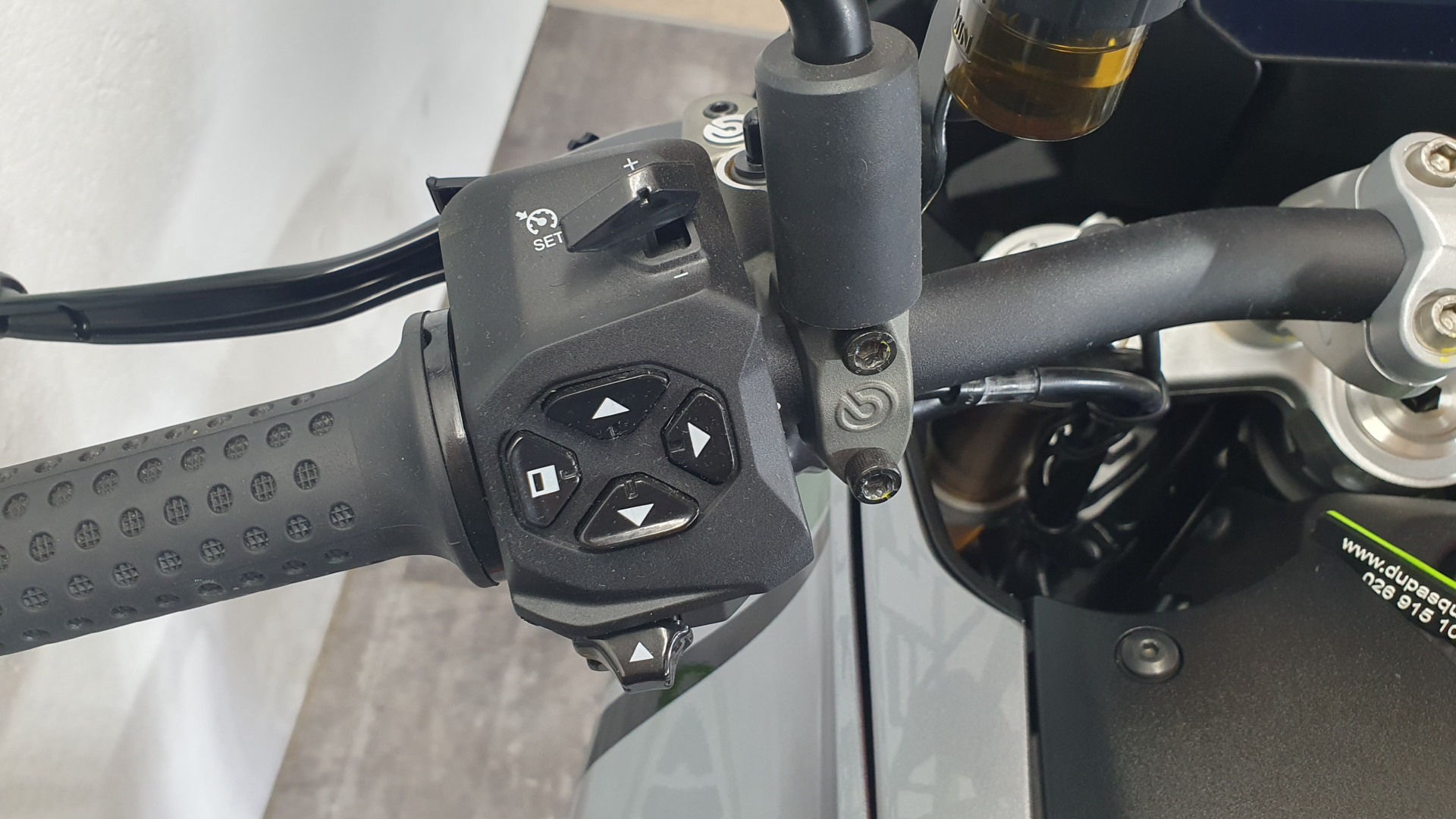 MOTO GUZZI V100 Mandello S-image-9