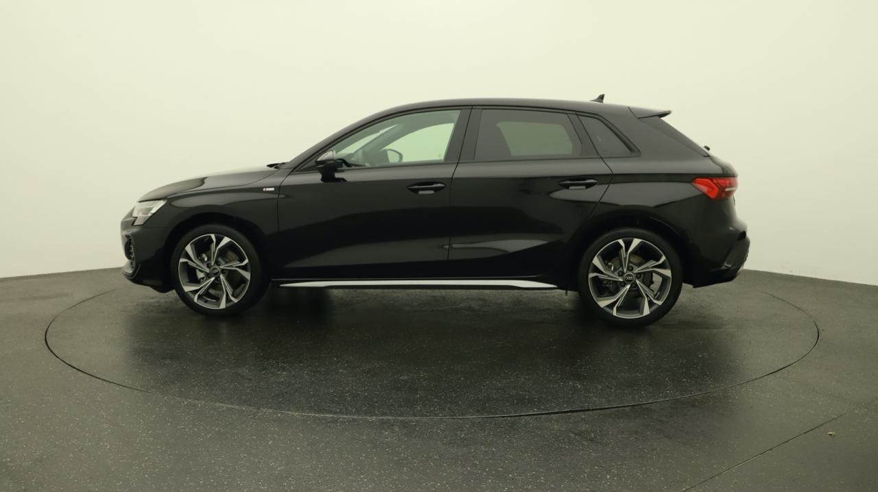 AUDI A3 Sportback TFSI 110 KW S Line-showroom-element-1