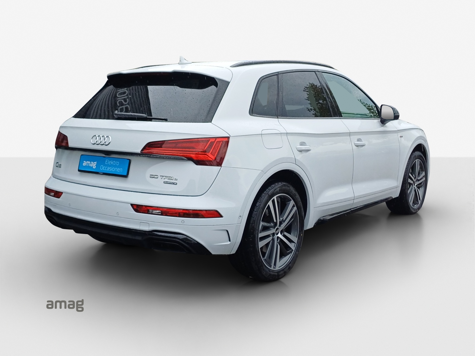 AUDI Q5 50 TFSI e PHEV S line quattro S-tronic-image-5