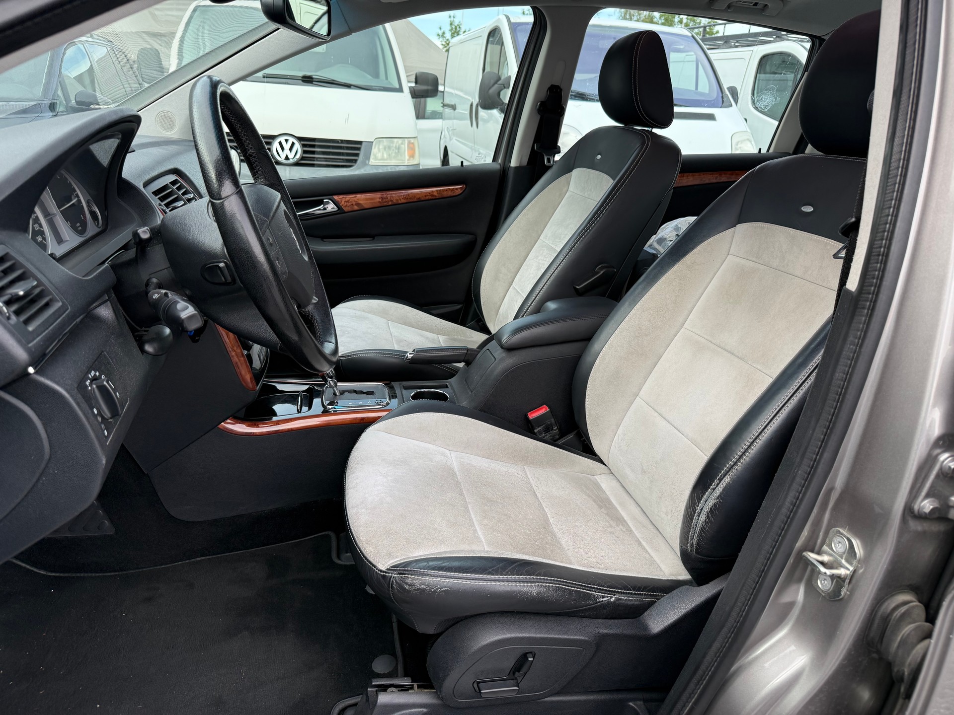MERCEDES-BENZ B 200 CDI Sailing Edition-image-11