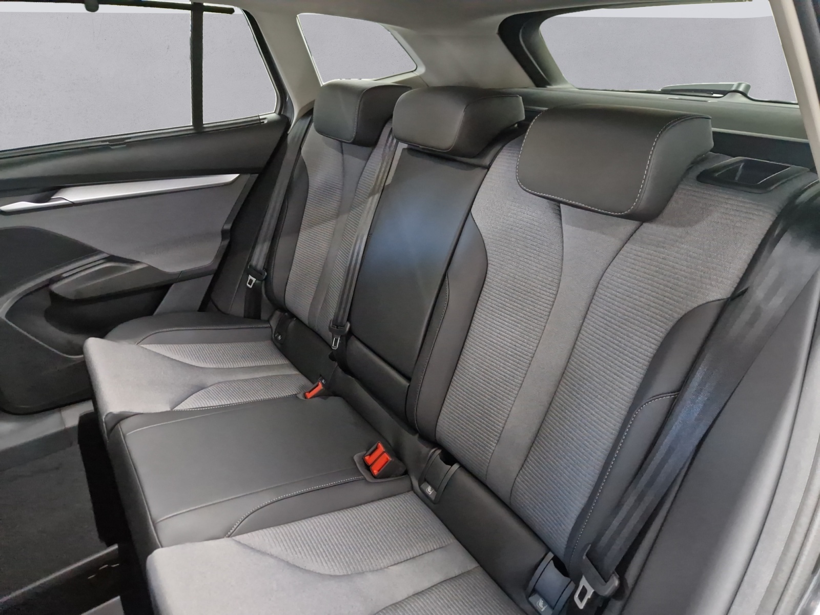 SKODA Enyaq 85x Dynamic 4x4-image-9