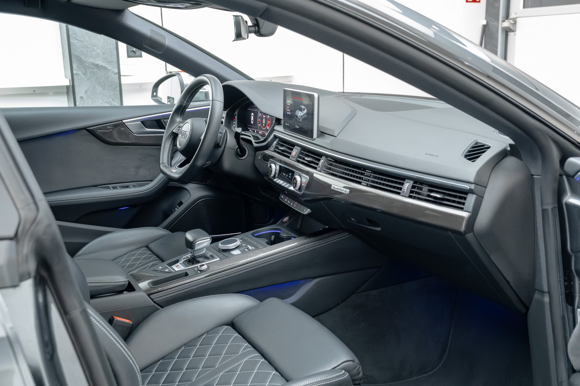 AUDI S5 Sportback 3.0 TFSI quattro tiptronic-image-9