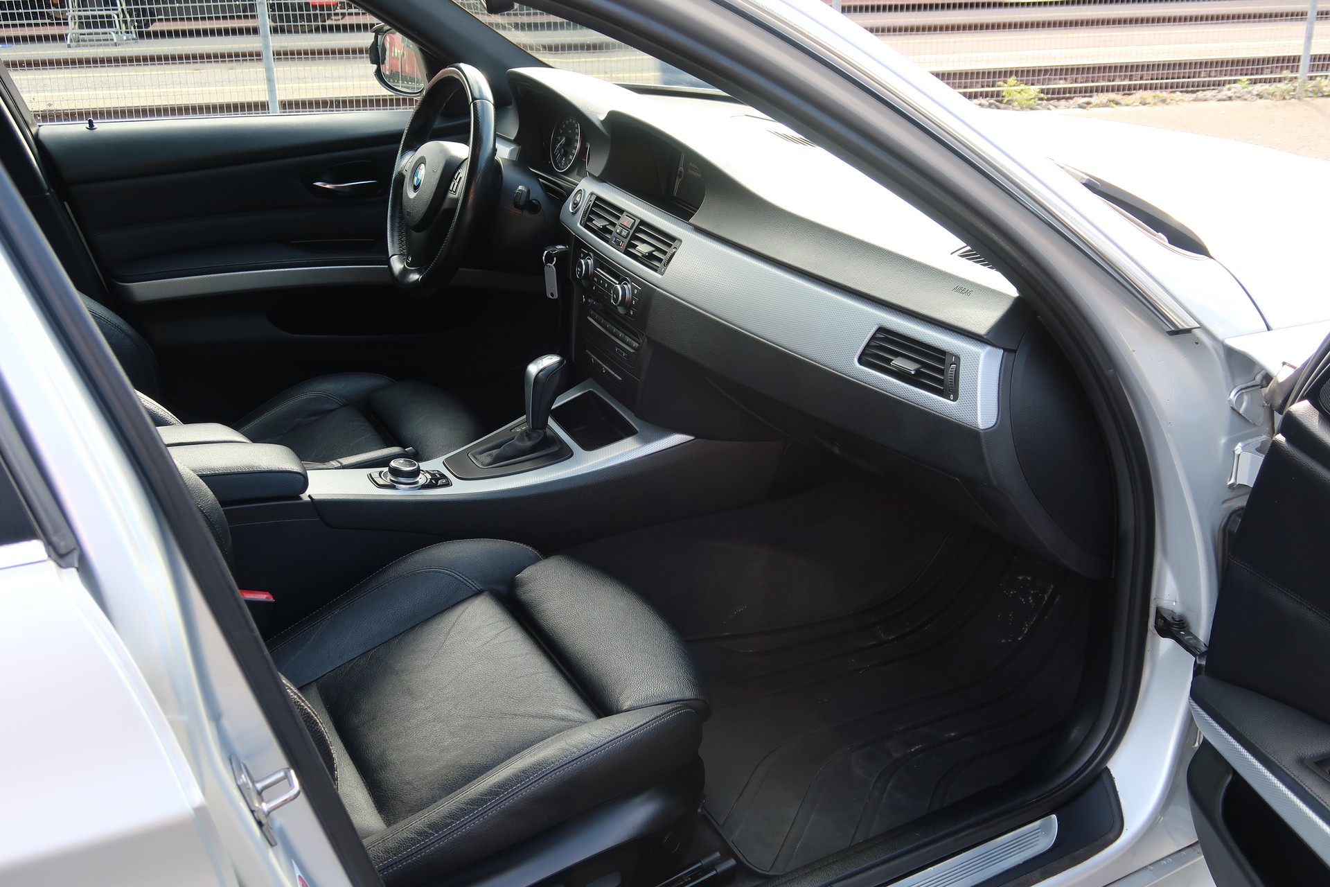 BMW 330d xDrive Touring Steptronic-image-8