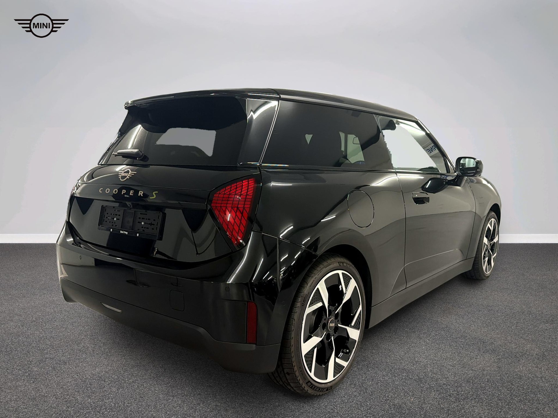 MINI Cooper SE-showroom-element-3