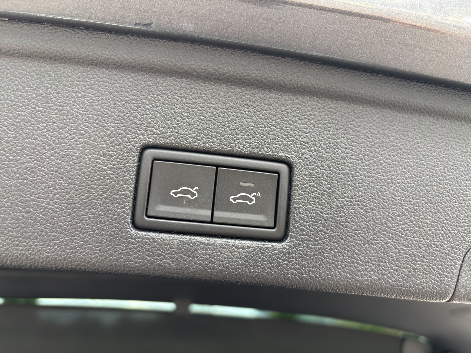 VW New Touareg 3.0 TDI R-Line Tiptronic mit fortl. Werksgarantie 5 Jahre, AHK, Panorama-Ausstell-/Schiebedach & Winterräder-image-8