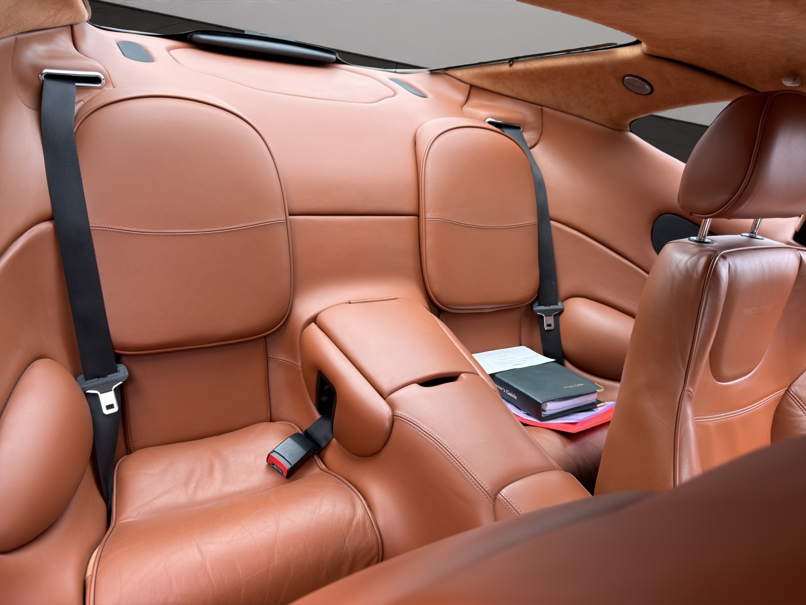 ASTON MARTIN DB7 Vantage-image-17