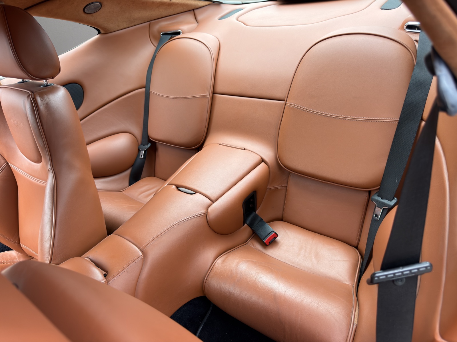 ASTON MARTIN DB7 Vantage-image-12