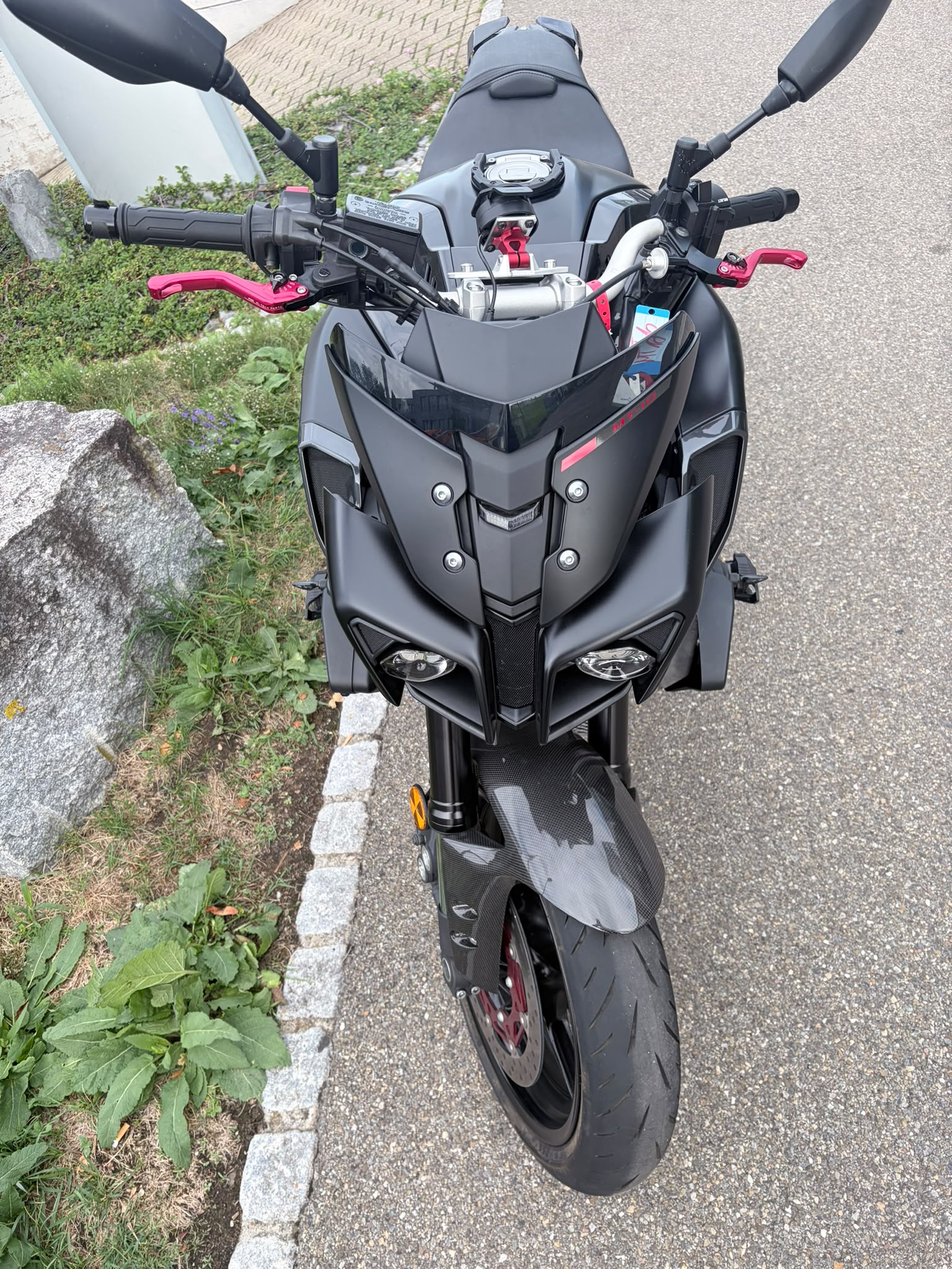 YAMAHA MT-10-image-1