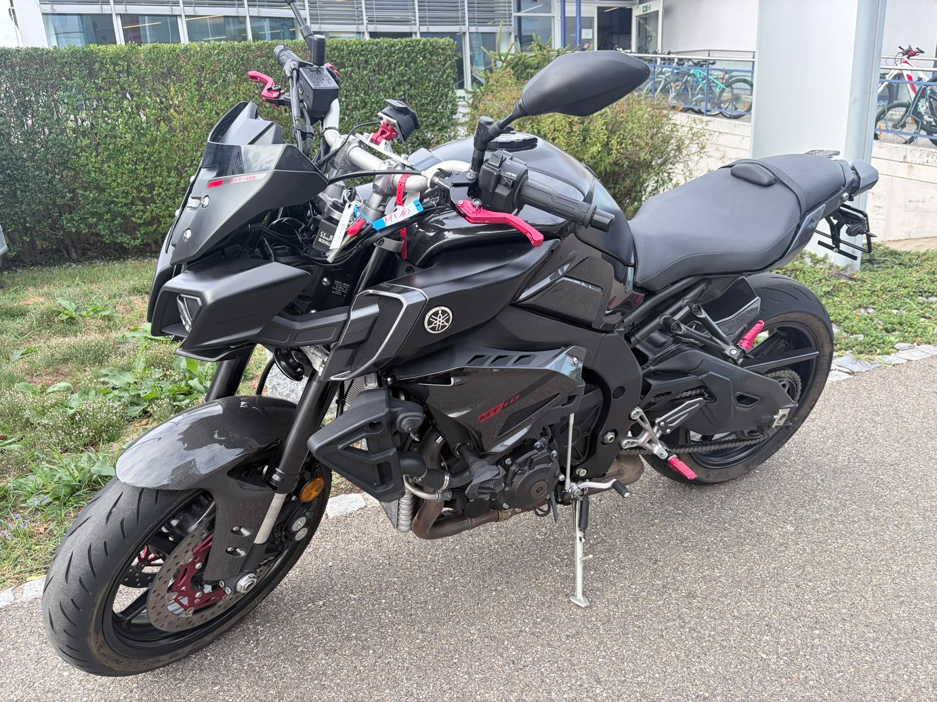 YAMAHA MT-10-image-0