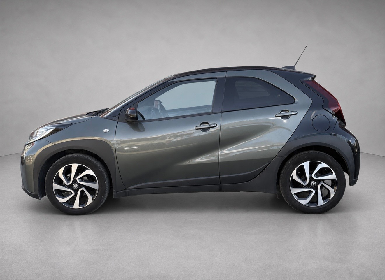 TOYOTA Aygo X 1.0 VVT-i Trend CVT-showroom-element-1