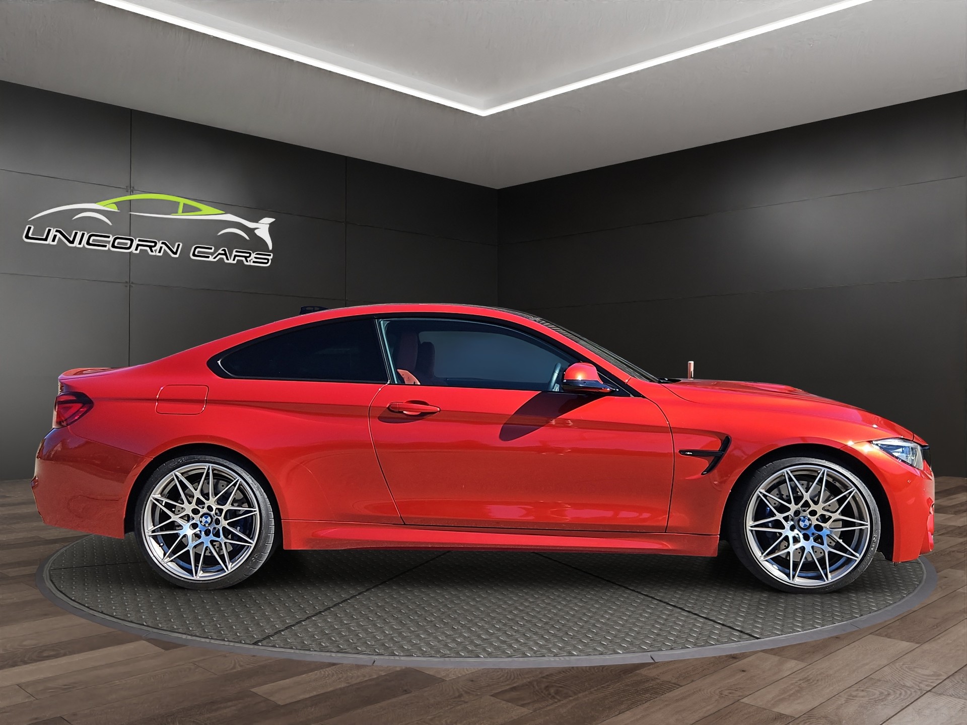 BMW M4 Coupé Competition DKG-showroom-element-3