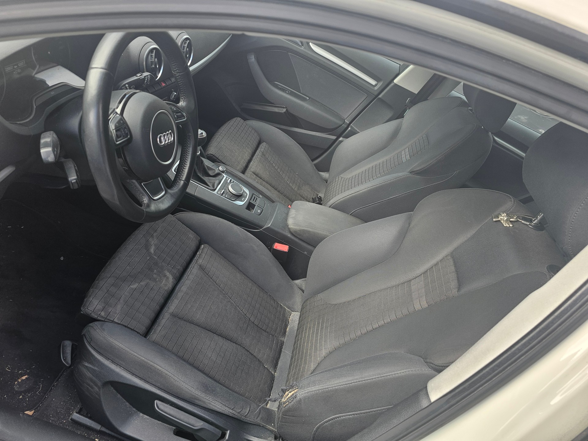 AUDI A3 Sportback 2.0 TDI Ambition-image-5
