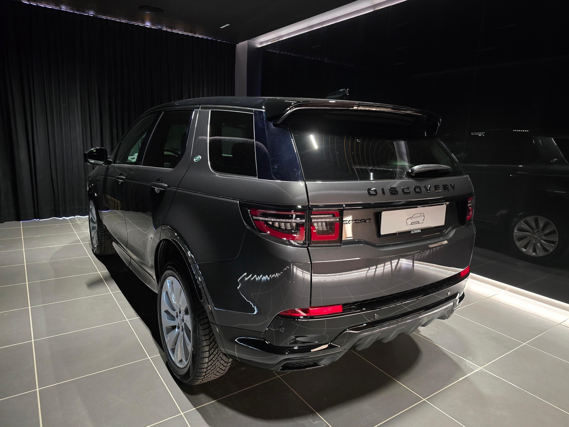 LAND ROVER Discovery Sport 2.0 D I4 200 Dynamic HSE-showroom-element-2