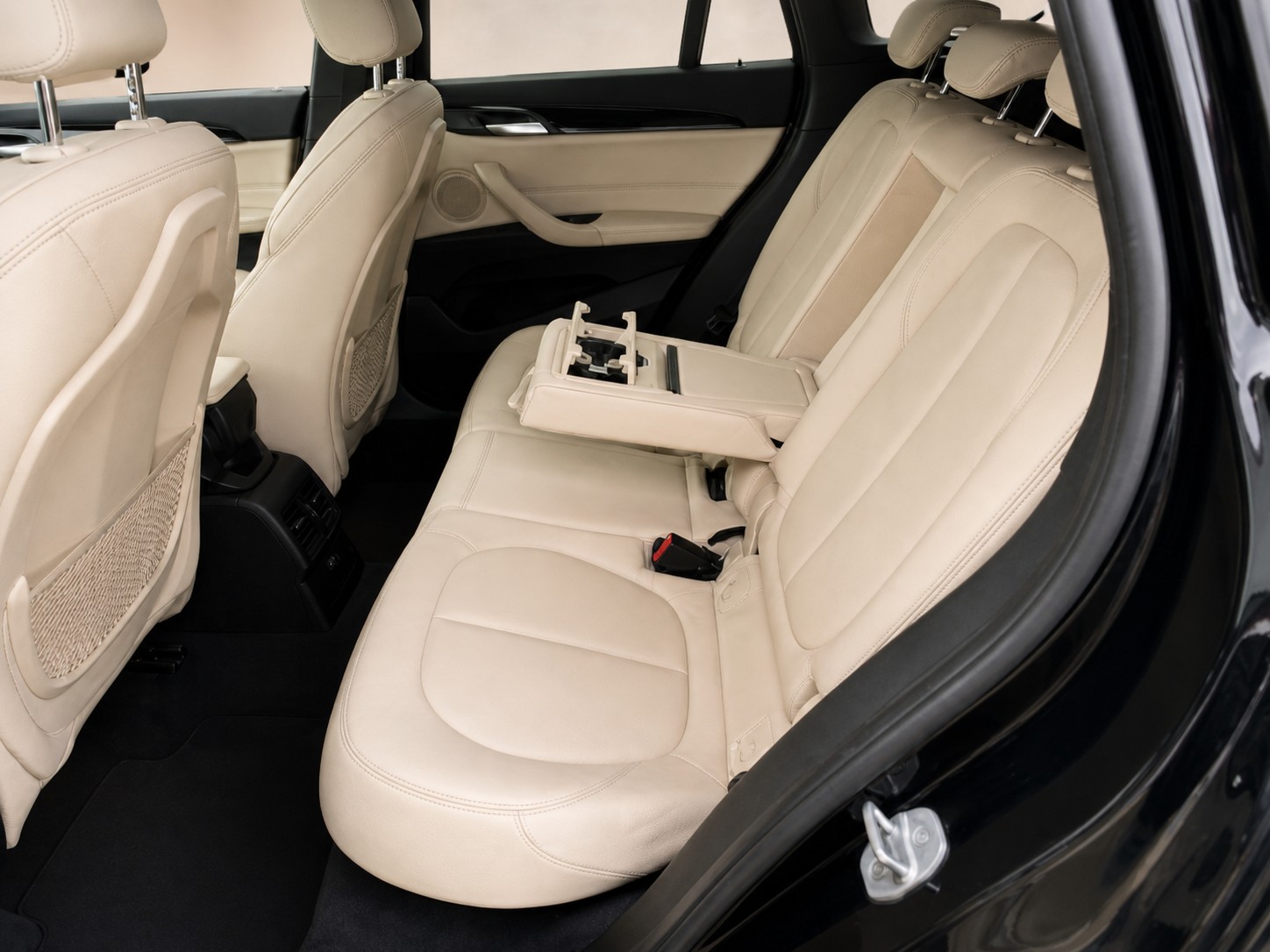 BMW X1 xDrive 25i xLine Steptronic-image-9