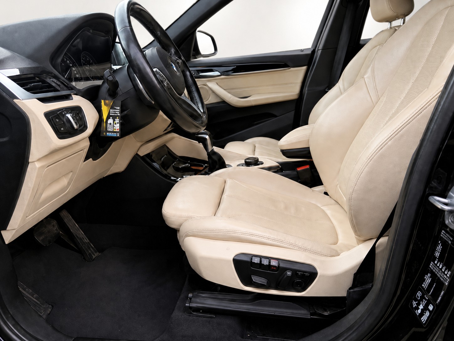 BMW X1 xDrive 25i xLine Steptronic-image-7