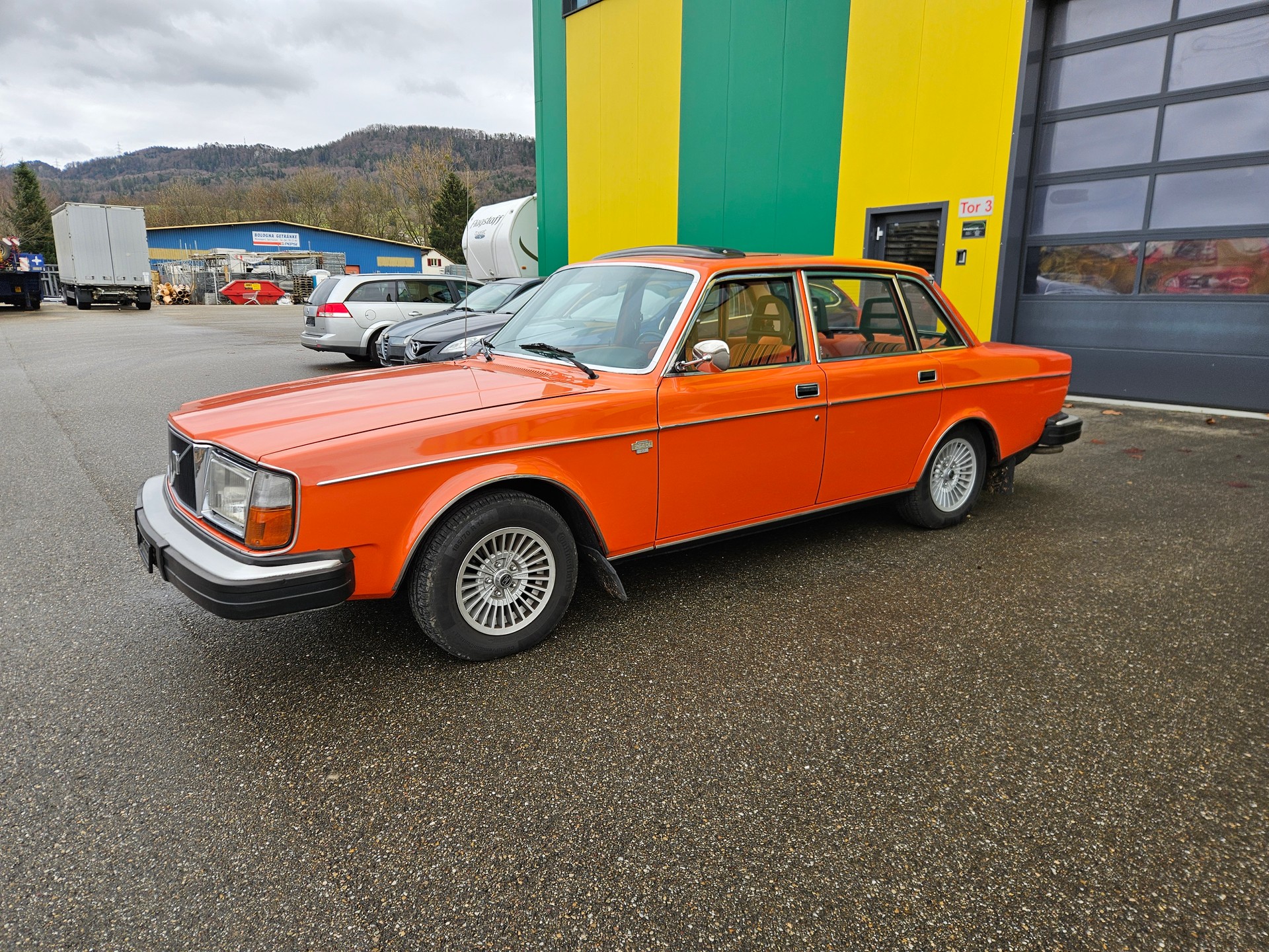 VOLVO Volvo 264-image-1