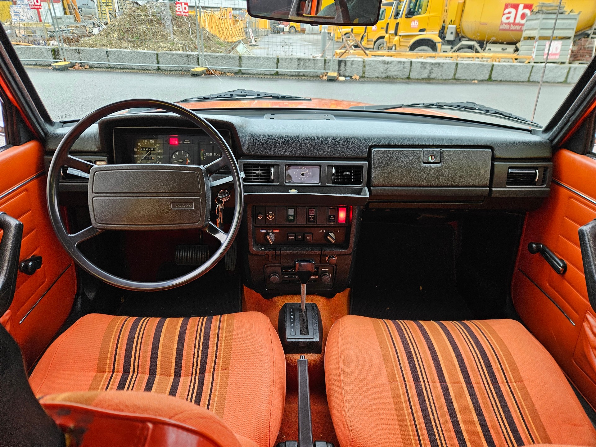 VOLVO Volvo 264-image-9