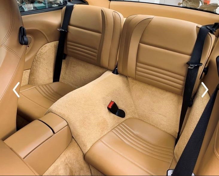 PORSCHE 911 Carrera 4-image-12