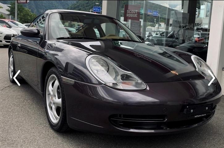 PORSCHE 911 Carrera 4-showroom-element-1
