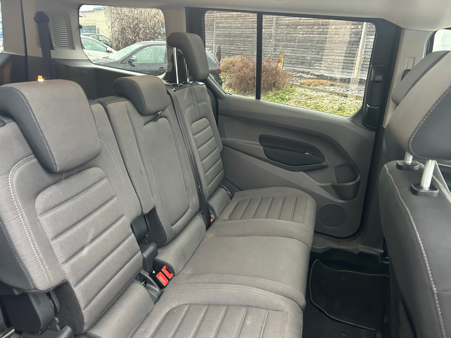 FORD Grand Tourneo Connect 1.5 EcoBlue Titanium Automat-image-7