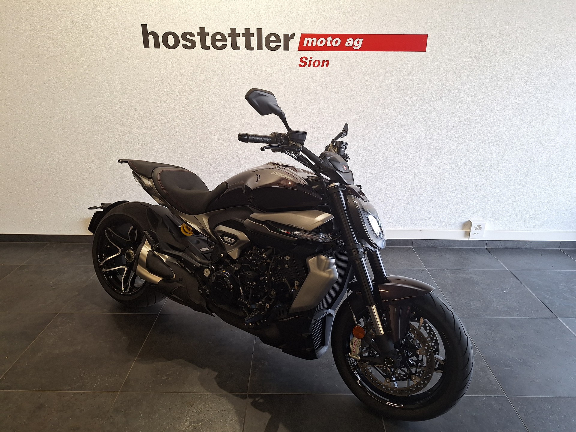 DUCATI X Diavel V4-image-0