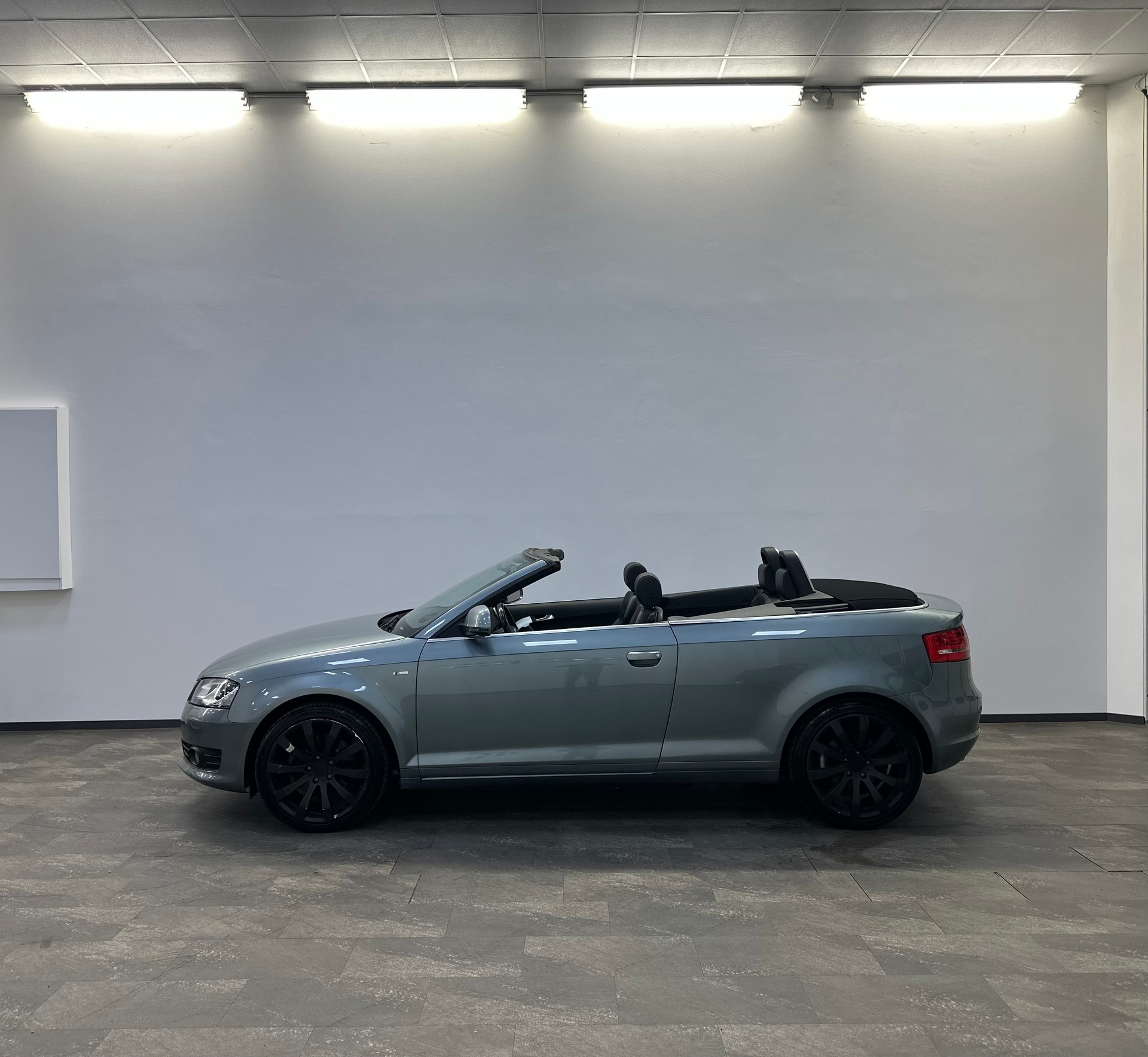 AUDI A3 Cabriolet 2.0 TFSI Attraction-showroom-element-2