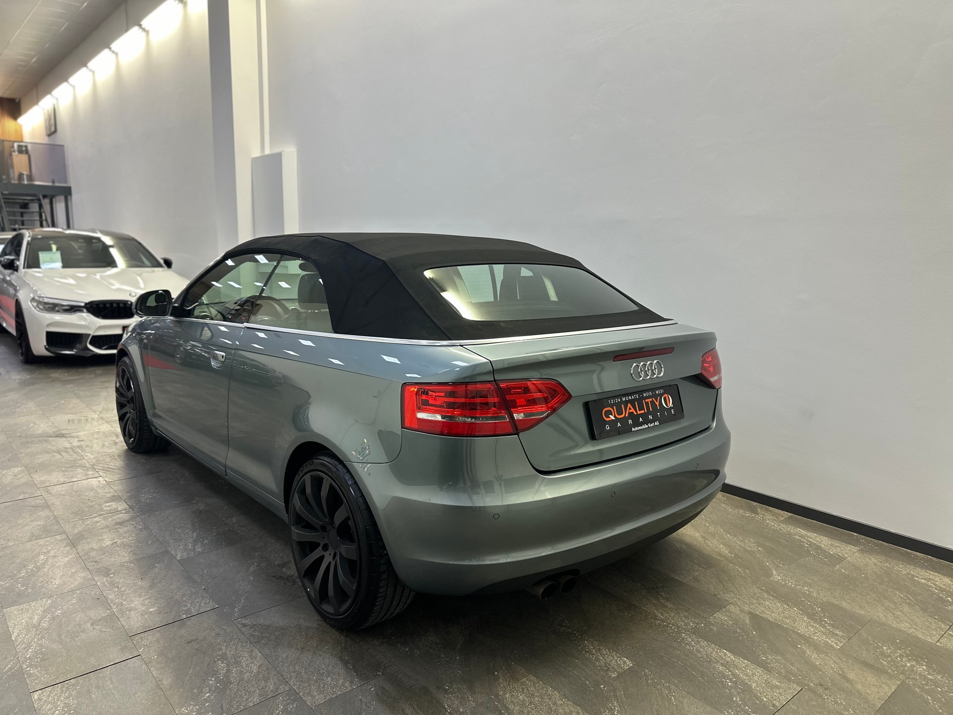 AUDI A3 Cabriolet 2.0 TFSI Attraction-image-4