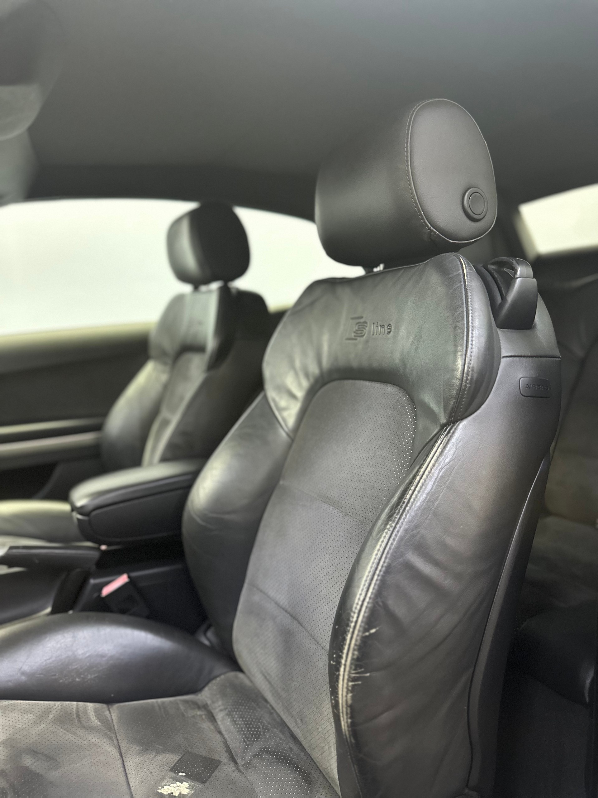 AUDI A3 Cabriolet 2.0 TFSI Attraction-image-15