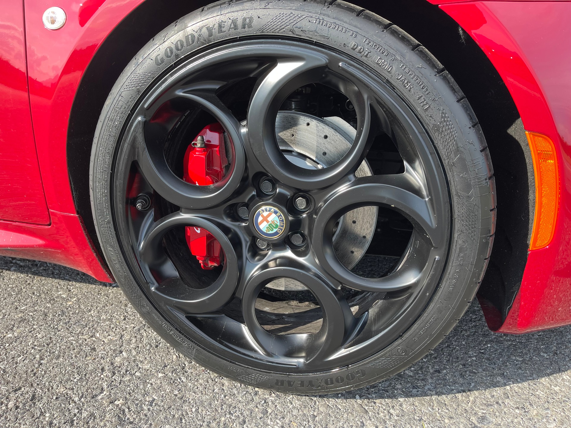 ALFA ROMEO 4C 1750 TBi TCT-image-4