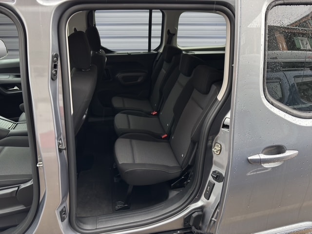 TOYOTA PROACE CITY L2 1.5 HDi 130 Shuttle-image-10