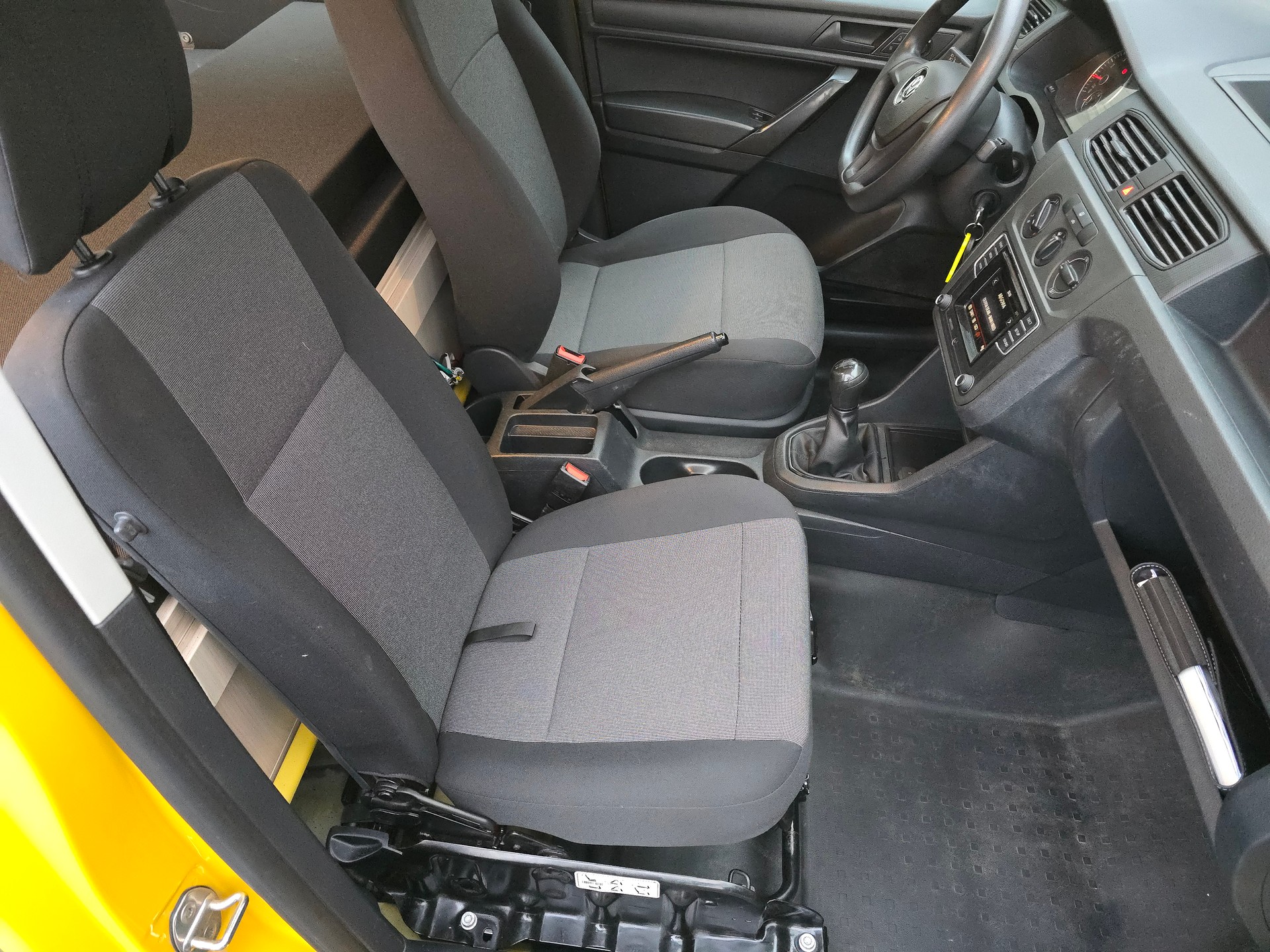 VW VW GEOVAN M - 1.0TSI 102PS - Benzin - Fensterbus-image-4
