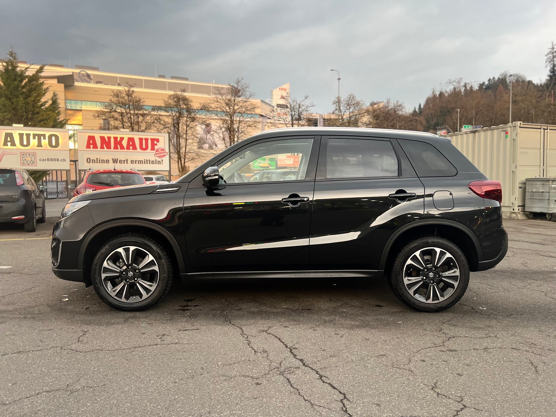 SUZUKI Vitara 1.5 Hybrid Piz Sulai Top 4x4 AGS-image-6