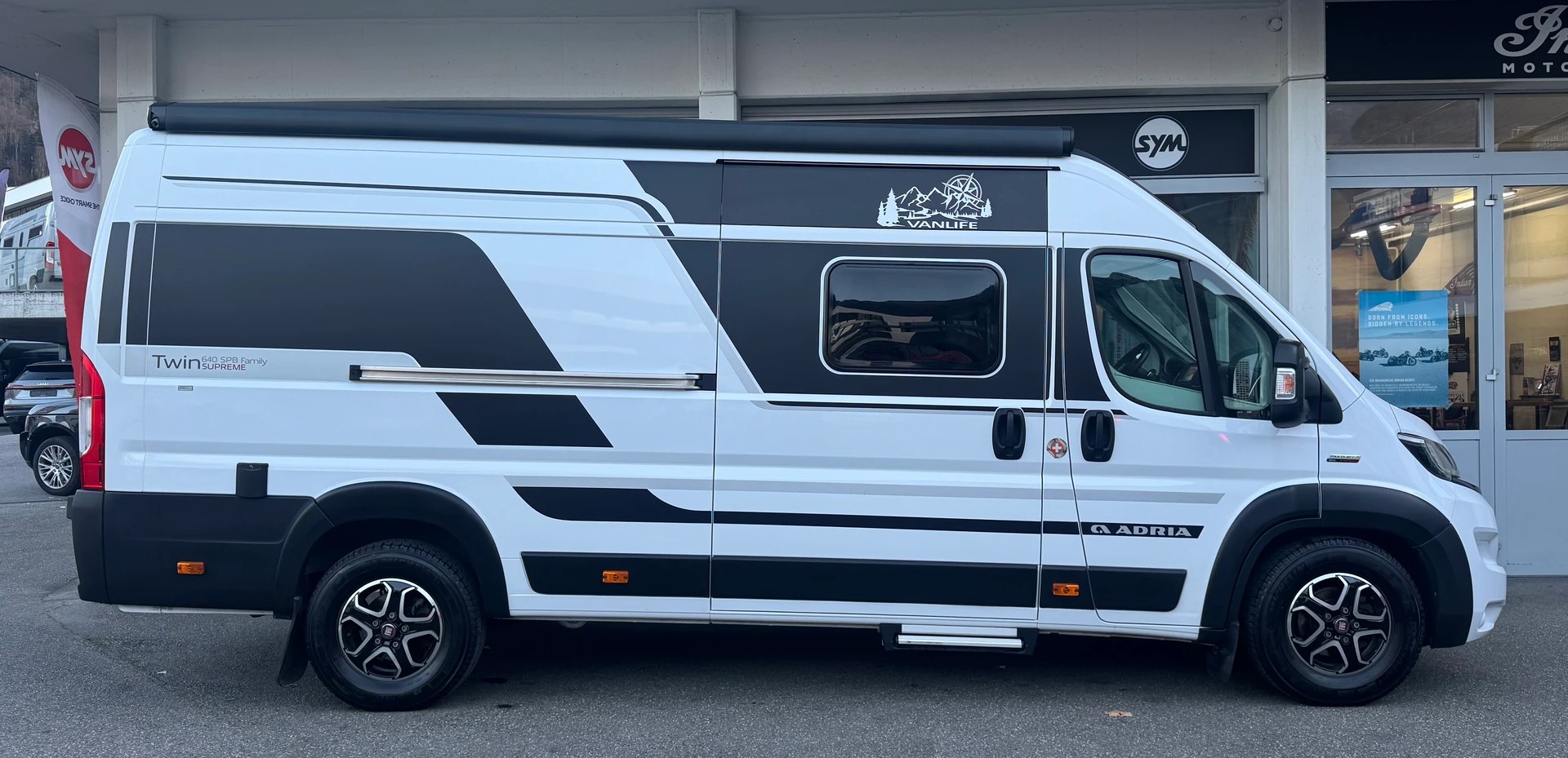 ADRIA Twin 640 SPB Family Supreme-showroom-element-1