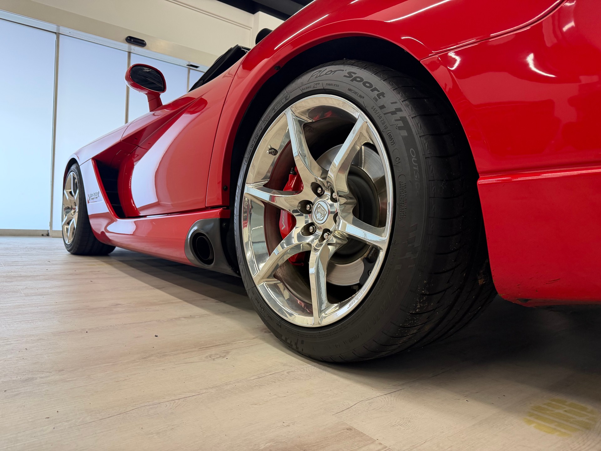 DODGE Viper SRT-10-image-13